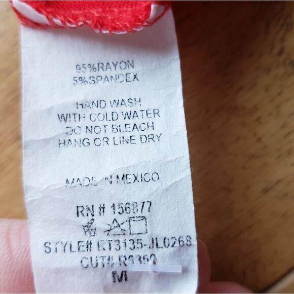 🔺️Ragdoll Red "Love Yourself" Short Sleeve Top Small - Picture 6 of 6